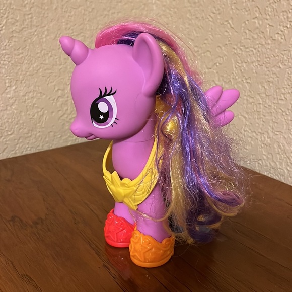 Twilight Sparkle Pony 8.5 inch - Picture 4 of 9